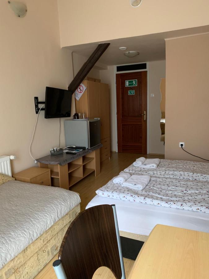 Palma Panzio Hotel คาโปชวาร์ ภายนอก รูปภาพ